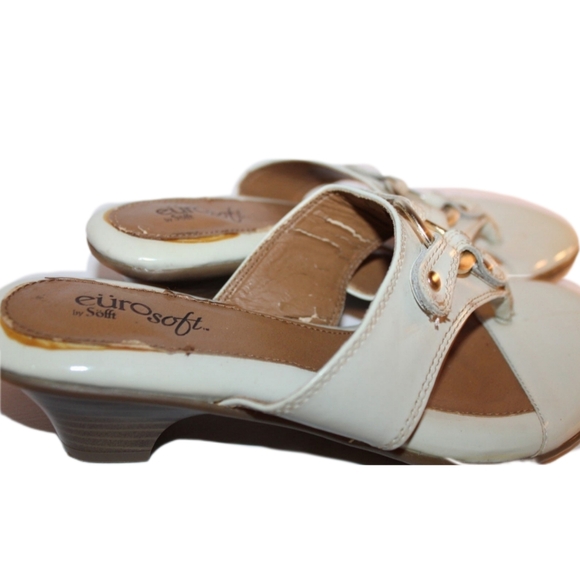 Women's Slip-On Heeled Flip-Flops - Picture 11 of 16